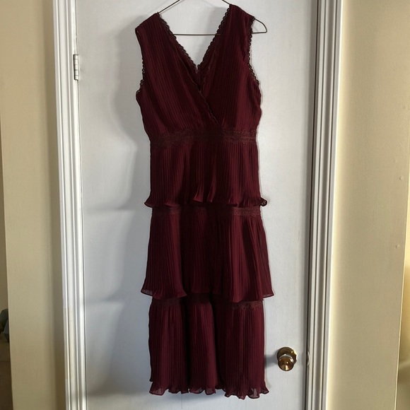 I’m selling because this no longer fits. Worn for 1 hour. - Picture 1 of 4